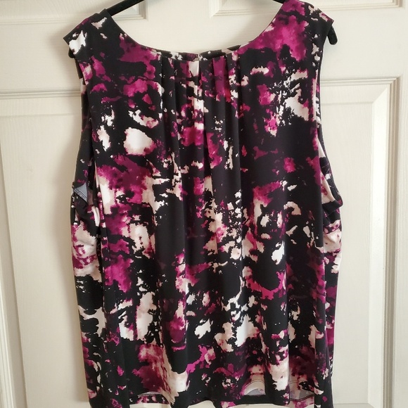 Calvin Klein Tops - Calvin Klein plus tank shell